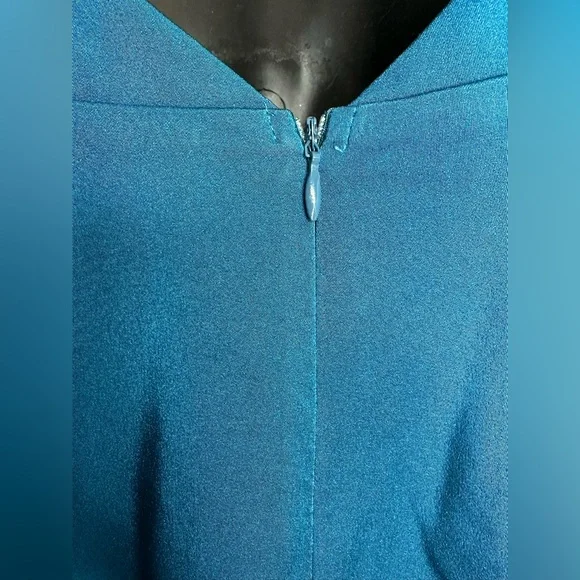 We got this dress in teal. - Picture 3 of 7